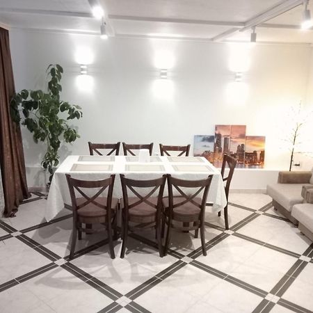 Pid Skeleyu Hotel Lazeshchyna Buitenkant foto