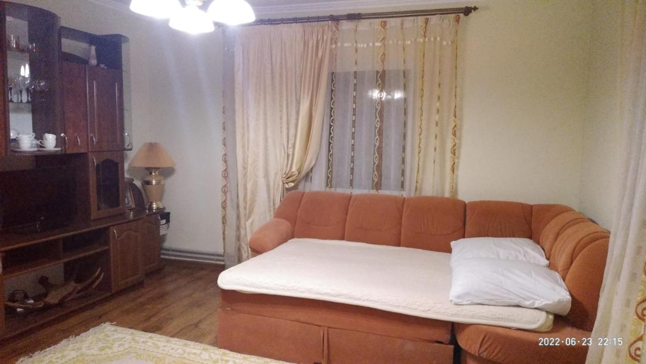 Pid Skeleyu Hotel Lazeshchyna Buitenkant foto