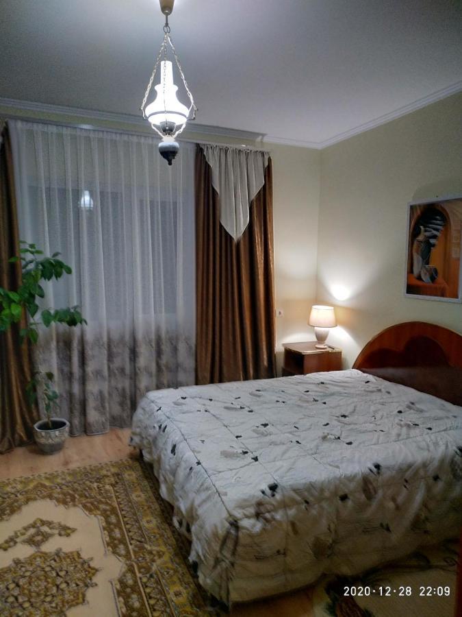 Pid Skeleyu Hotel Lazeshchyna Buitenkant foto
