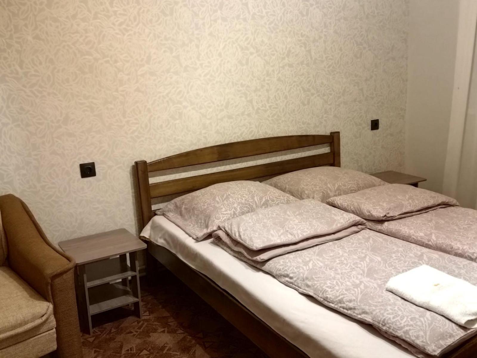 Pid Skeleyu Hotel Lazeshchyna Kamer foto
