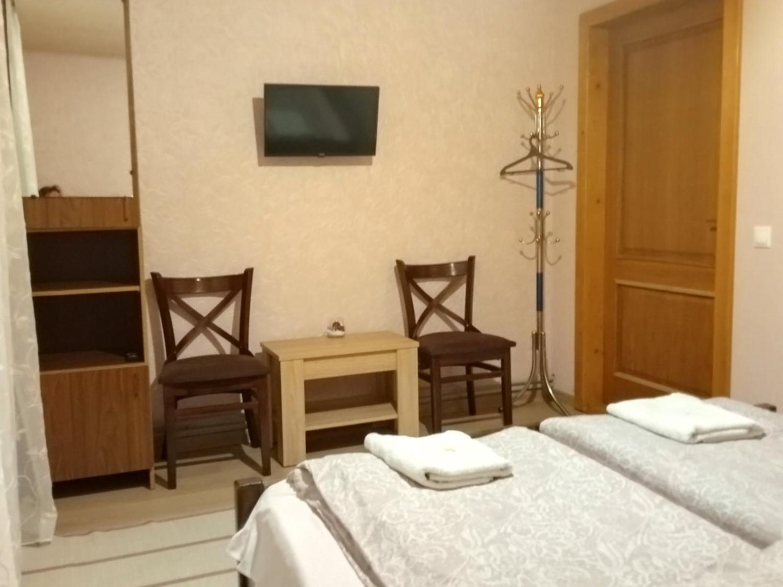 Pid Skeleyu Hotel Lazeshchyna Kamer foto