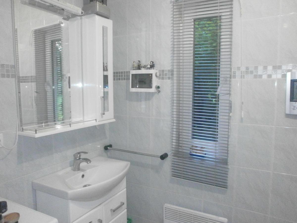 Pid Skeleyu Hotel Lazeshchyna Buitenkant foto