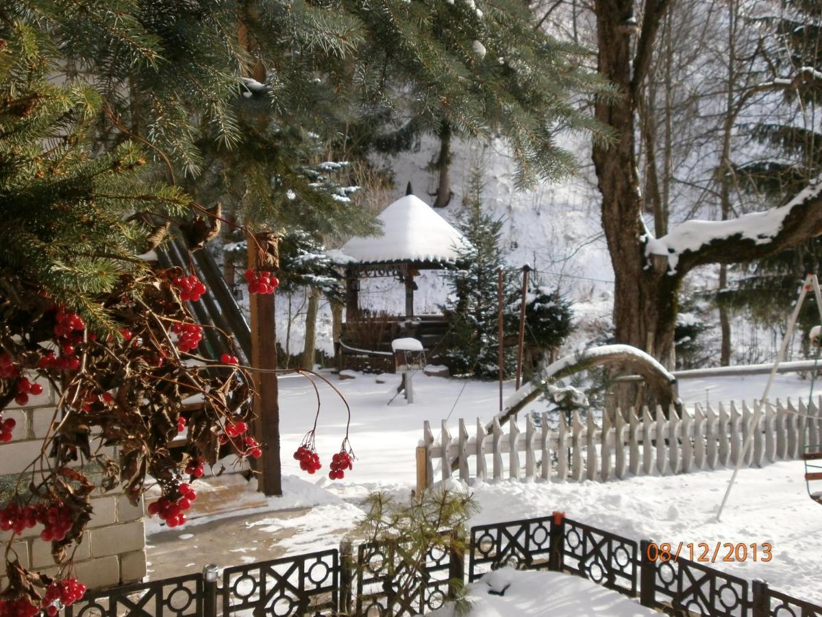 Pid Skeleyu Hotel Lazeshchyna Buitenkant foto