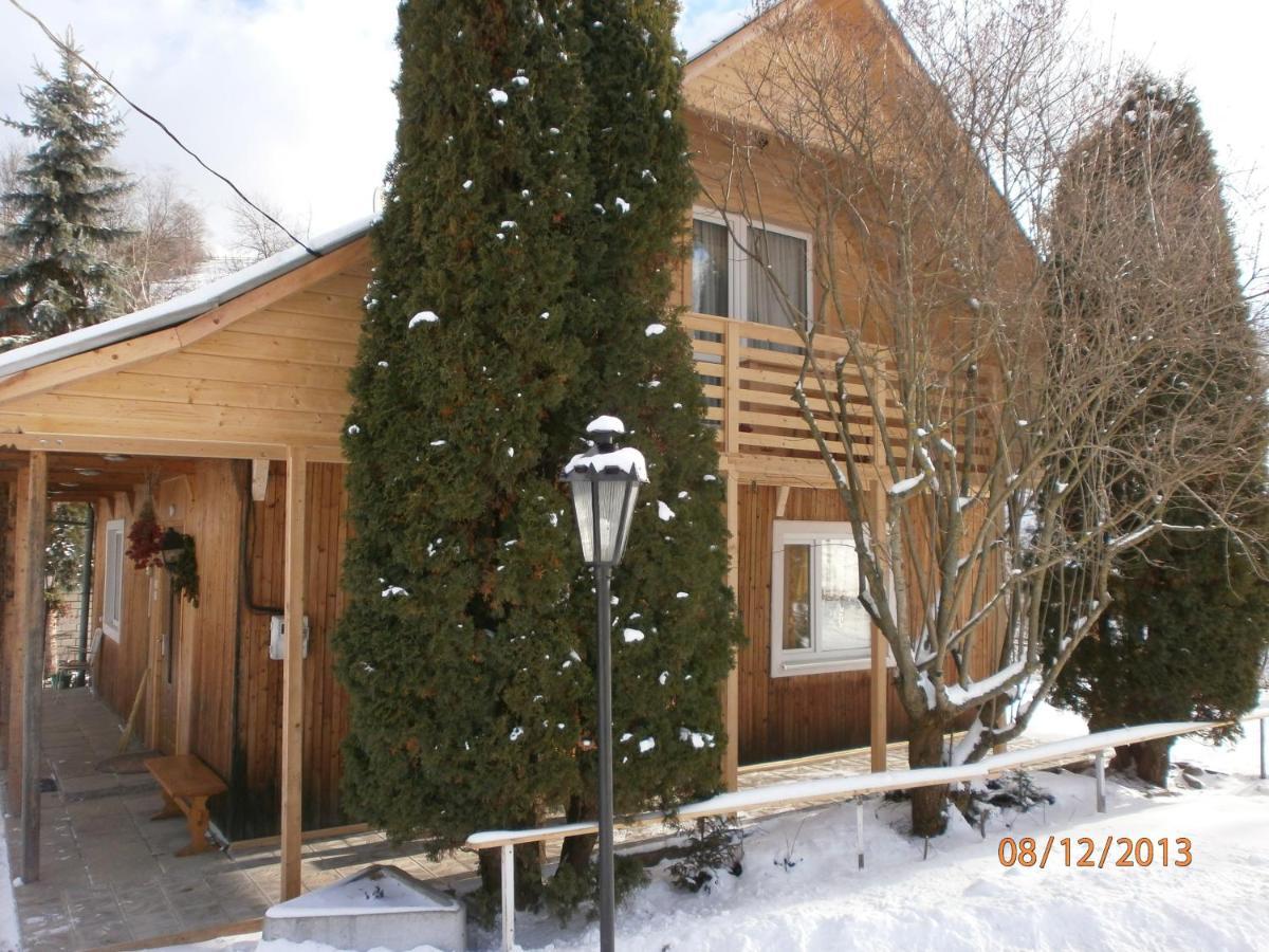 Pid Skeleyu Hotel Lazeshchyna Buitenkant foto